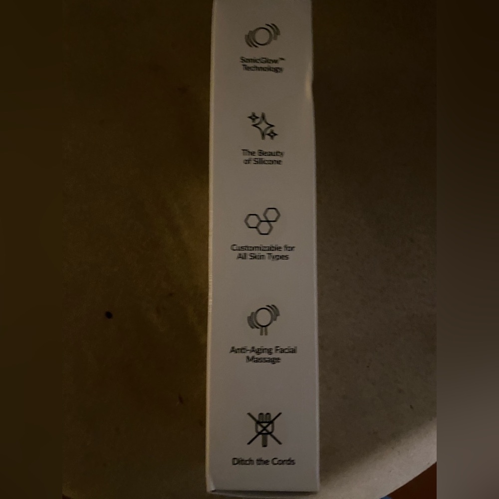 Facial cleansing device - Picture 3 of 3